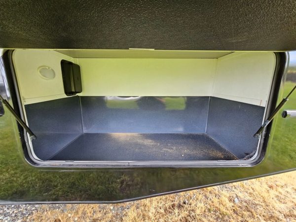 2025 Coachmen Entourage 330DS - Image 6