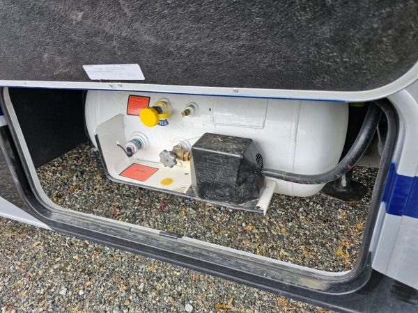 2025 Coachmen Entourage 330DS - Image 8