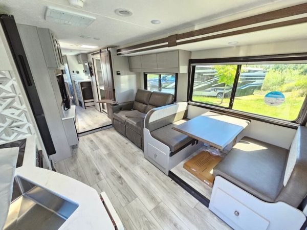 2025 Coachmen Entourage 340BH - Image 11