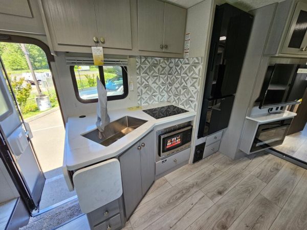 2025 Coachmen Entourage 340BH - Image 12