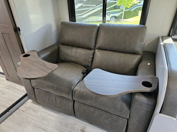 2025 Coachmen Entourage 340BH - Image 22