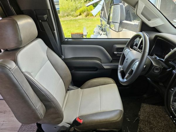 2025 Coachmen Entourage 340BH - Image 39
