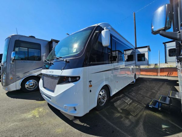 2025 Coachmen Euro 25EU - Image 2