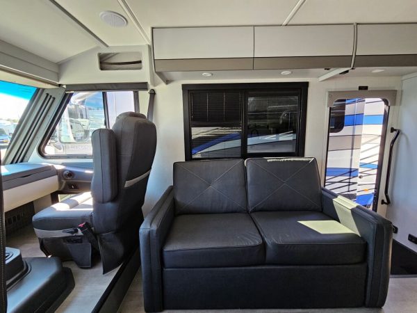 2025 Coachmen Euro 25EU - Image 20