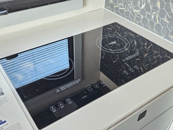 2025 Coachmen Euro 25LE - Image 16