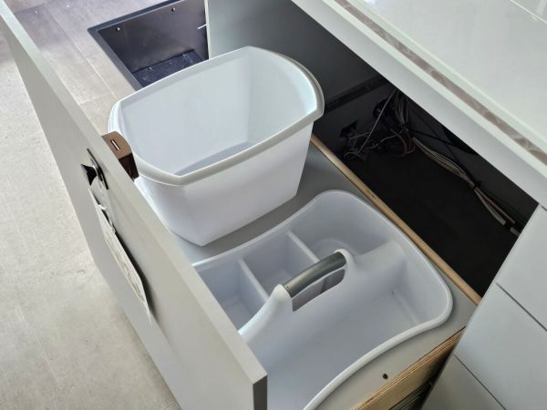 2025 Coachmen Euro 25LE - Image 17