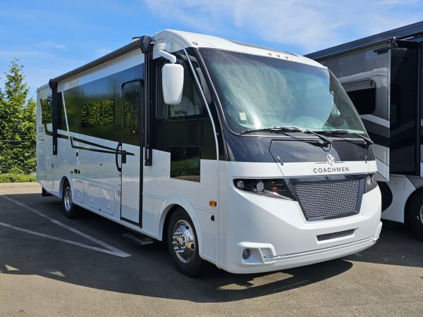 2025 Coachmen Euro 25LE - Image 40