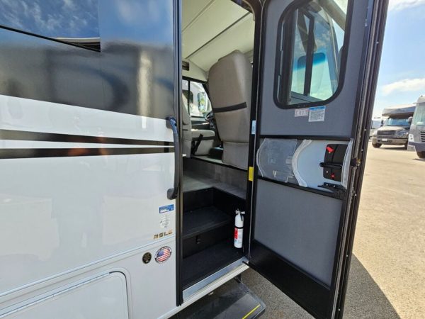 2025 Coachmen Euro 25LE - Image 10