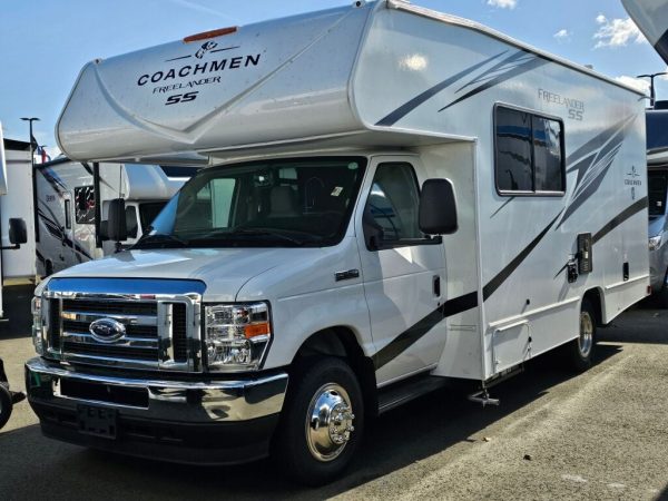 2025 Coachmen Freelander 21QSS - Image 4