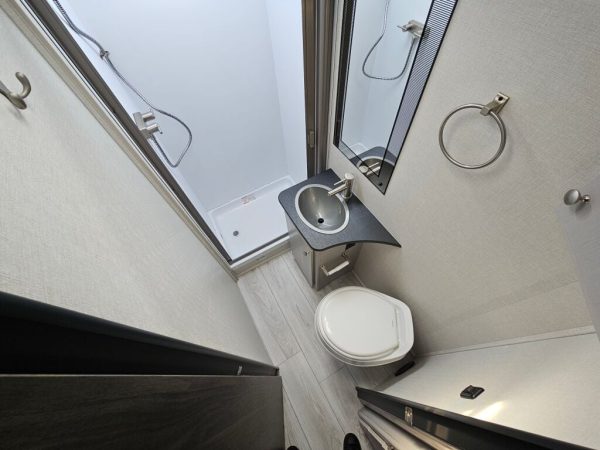 2025 Coachmen Freelander 21QSS - Image 9