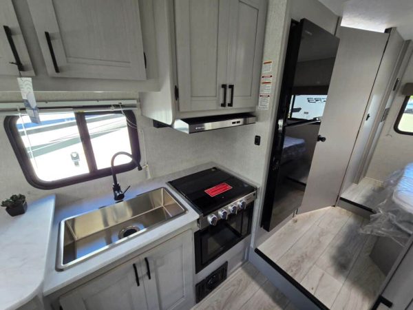 2025 Coachmen Freelander 21RS - Image 12