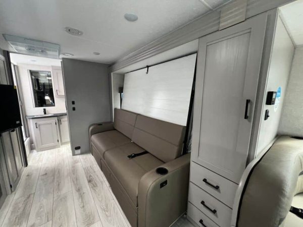 2025 Coachmen Freelander 26MB - Image 12