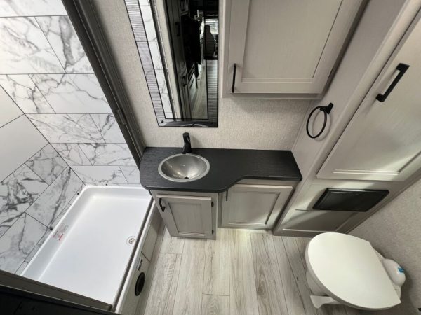 2025 Coachmen Freelander 26MB - Image 14