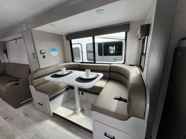 2025 Coachmen Freelander 26MB - Image 10