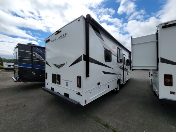 2025 Coachmen Freelander 29KB - Image 4