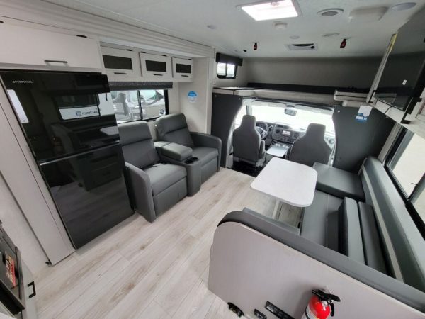 2025 Coachmen Freelander 29KB - Image 9