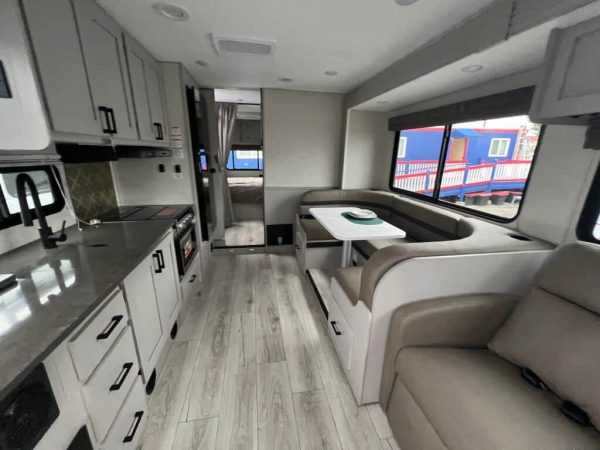 2025 Coachmen Freelander 31MB - Image 11