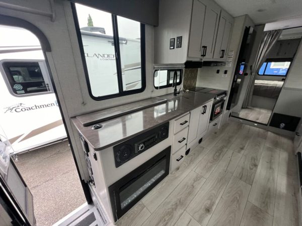 2025 Coachmen Freelander 31MB - Image 13