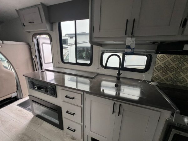 2025 Coachmen Freelander 31MB - Image 26