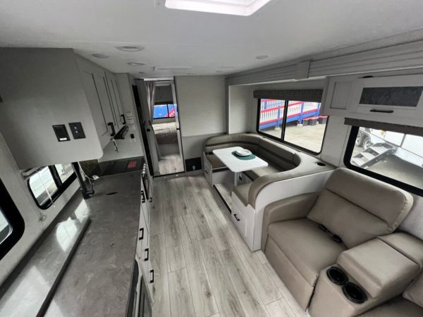 2025 Coachmen Freelander 31MB - Image 27