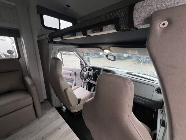 2025 Coachmen Freelander 31MB - Image 6
