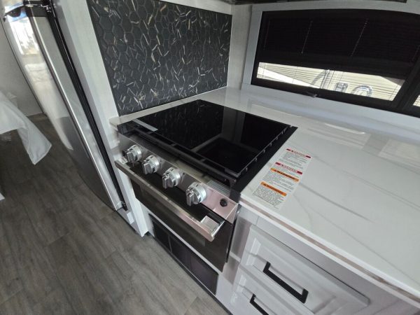 2025 Coachmen Mirada 29FW - Image 18