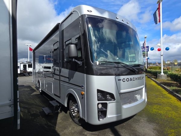 2025 Coachmen Mirada 29FW - Image 32