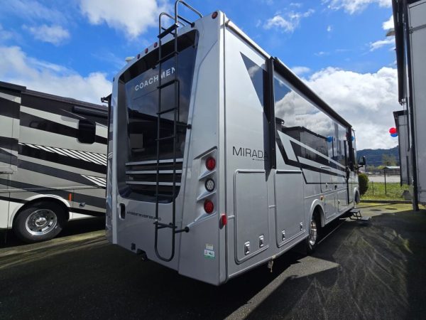 2025 Coachmen Mirada 29FW - Image 7
