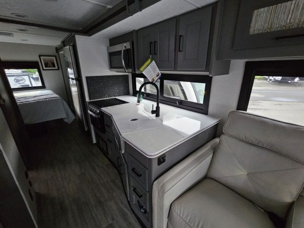2025 Coachmen Mirada 29FW - Image 14