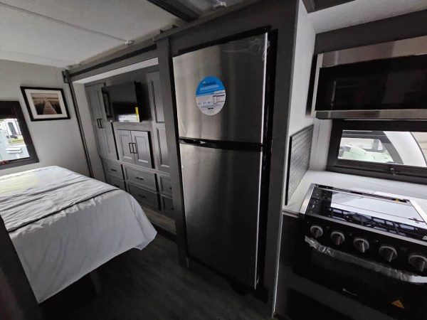 2025 Coachmen Mirada 29FW - Image 23