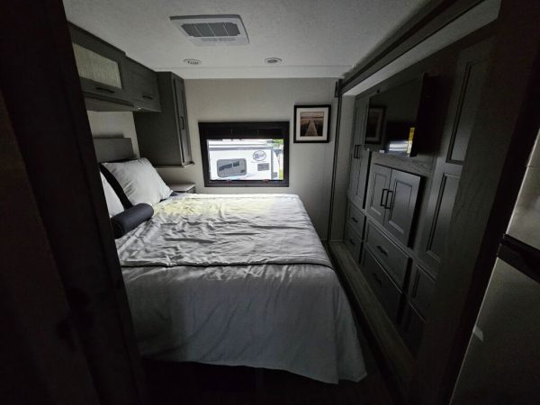 2025 Coachmen Mirada 29FW - Image 24