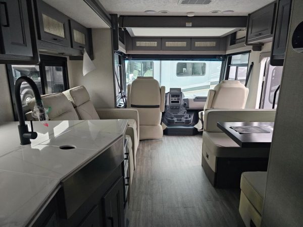 2025 Coachmen Mirada 29FW - Image 28
