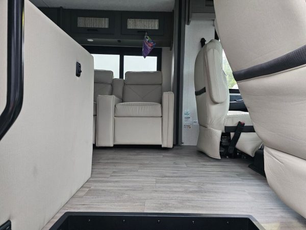 2025 Coachmen Mirada 29FW - Image 6
