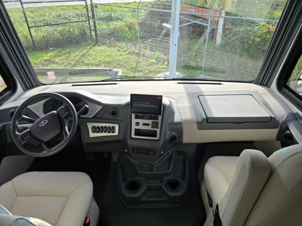 2025 Coachmen Pursuit 29SS - Image 5