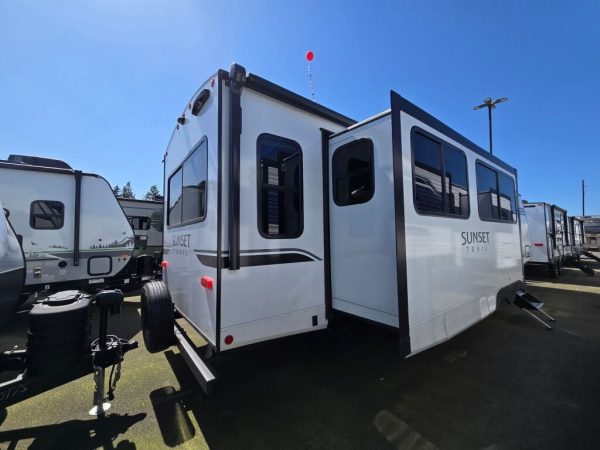 2025 CrossRoads Sunset Trail Super Lite SS330SI - Image 3