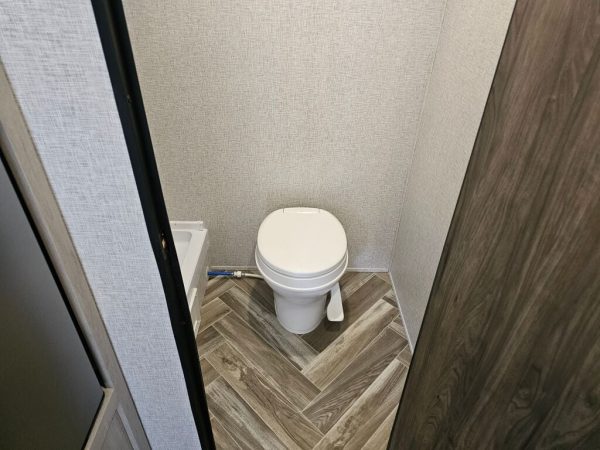 2025 CrossRoads Zinger Lite ZR18BH - Image 23