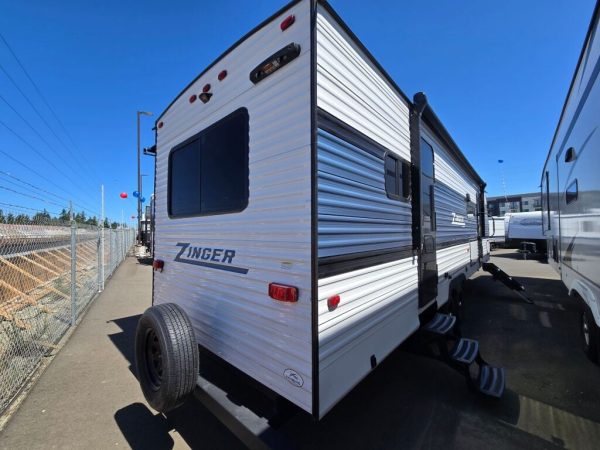 2025 CrossRoads Zinger ZR320FB - Image 3