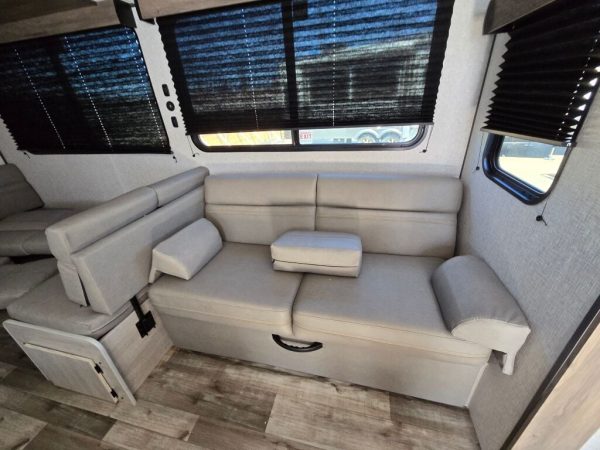 2025 CrossRoads Zinger ZR320FB - Image 9