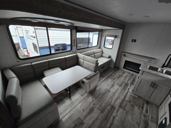 2025 CrossRoads Zinger ZR320FB - Image 11