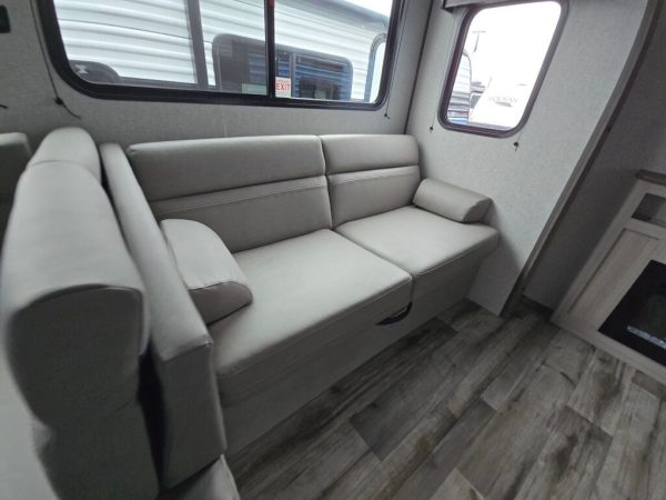 2025 CrossRoads Zinger ZR320FB - Image 13