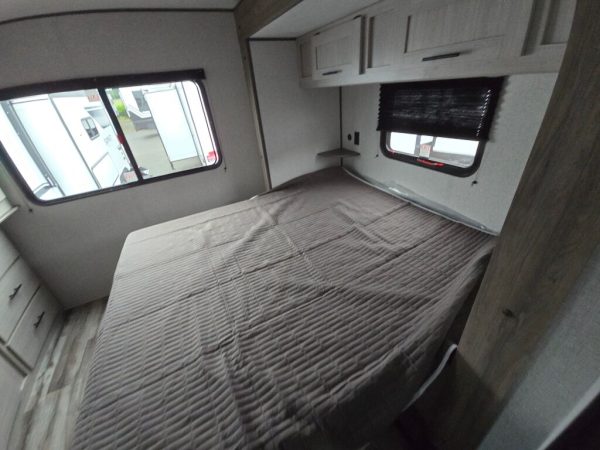 2025 CrossRoads Zinger ZR320FB - Image 23