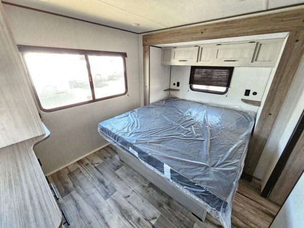2025 CrossRoads Zinger ZR320FB - Image 26
