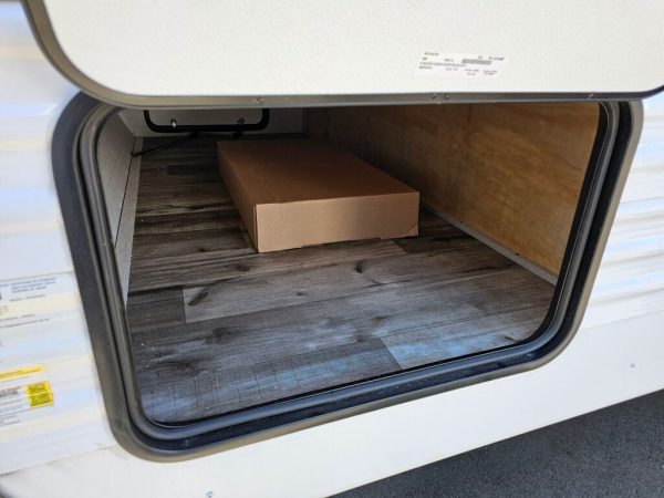 2025 CrossRoads Zinger ZR320FB - Image 7