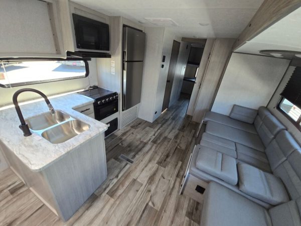 2025 CrossRoads Zinger ZR328SB - Image 11