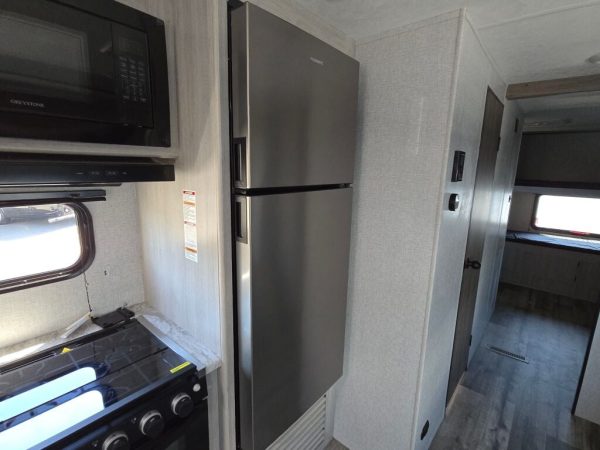 2025 CrossRoads Zinger ZR328SB - Image 22
