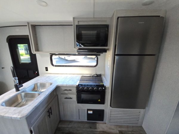 2025 CrossRoads Zinger ZR328SB - Image 23