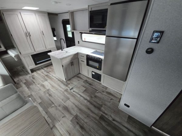 2025 CrossRoads Zinger ZR328SB - Image 11