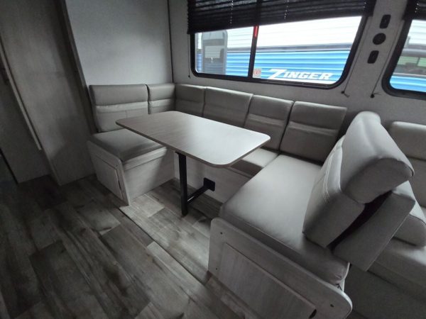 2025 CrossRoads Zinger ZR328SB - Image 13