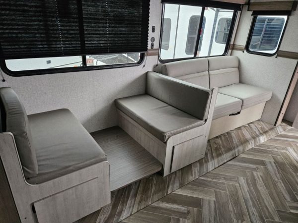 2025 CrossRoads Zinger ZR390DB - Image 9