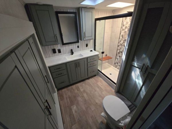 2025 Crossroads Redwood RW4200FL - Image 13